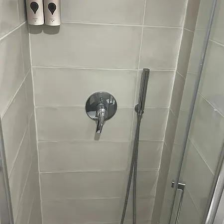 Alfama Authentic 公寓 *